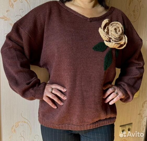 Свитер шерстяной женский