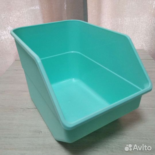 Два пластиковых ящика для овощей