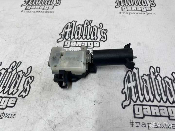 Замок лючка бензобака Mercedes-Benz B-Class W245