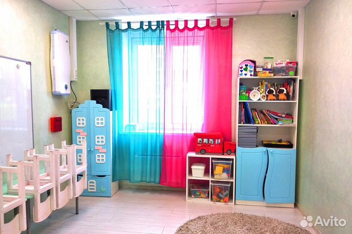 Зал класс для танцев, йоги, единоборств, тренингов