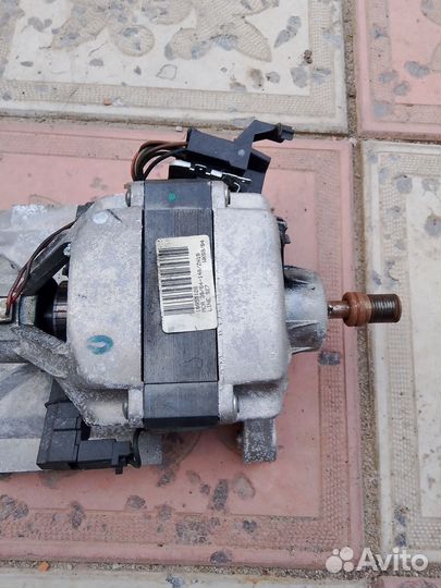 Двигататель стиральной машины Занусси