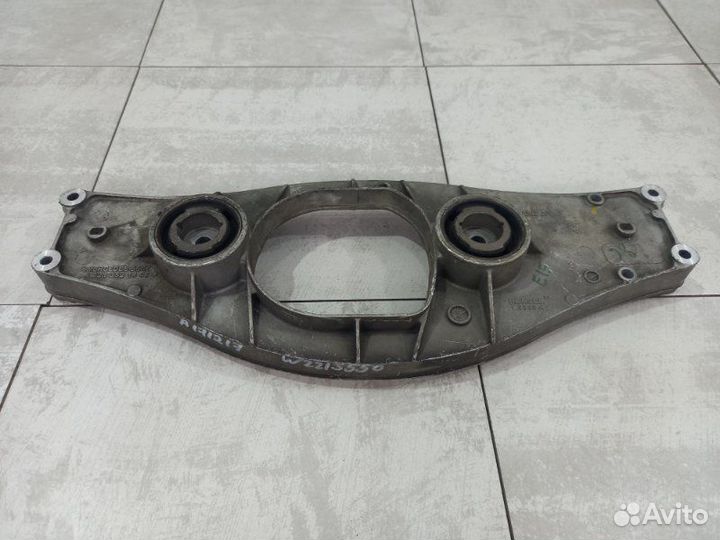 Кронштейн редуктора Mercedes S550 W221