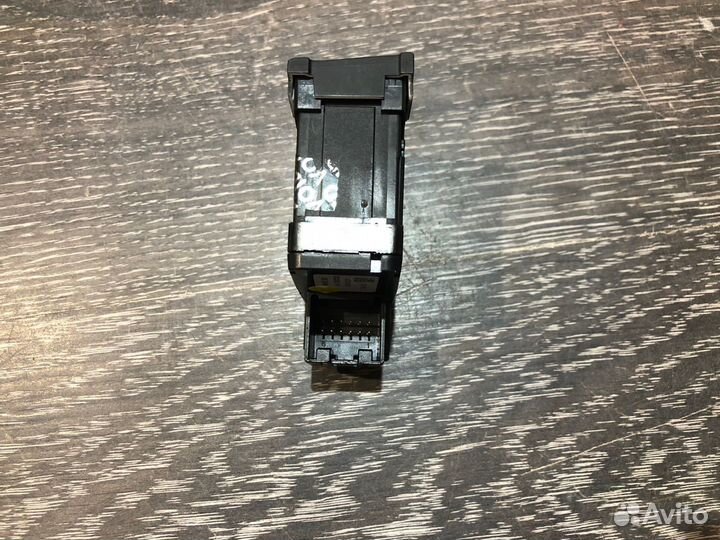 Кнопка ручника auto hold Tiguan 16-24