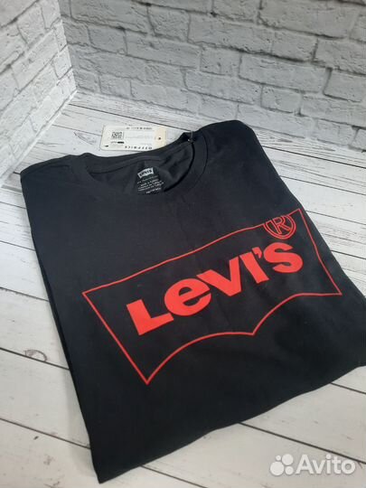 Женская футболка Levi's оригинал новая xs, s