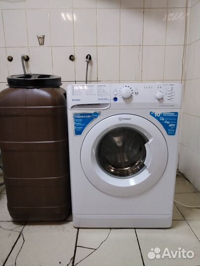 Стиральная машина Indesit с баком 5 кг