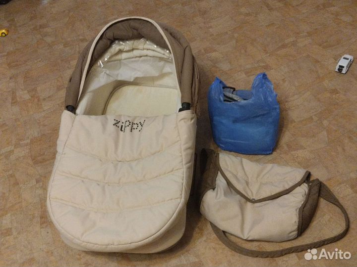 Прогулочная коляска zippy