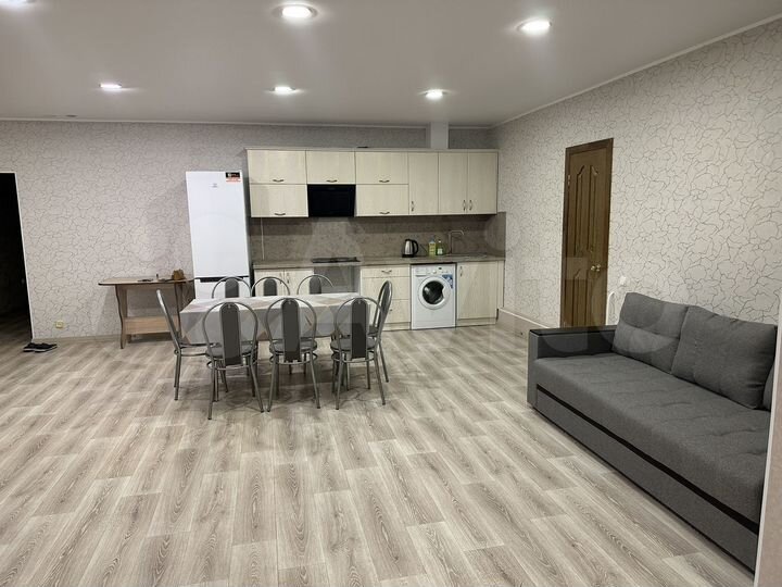 Квартира-студия, 80 м², 2/2 эт.