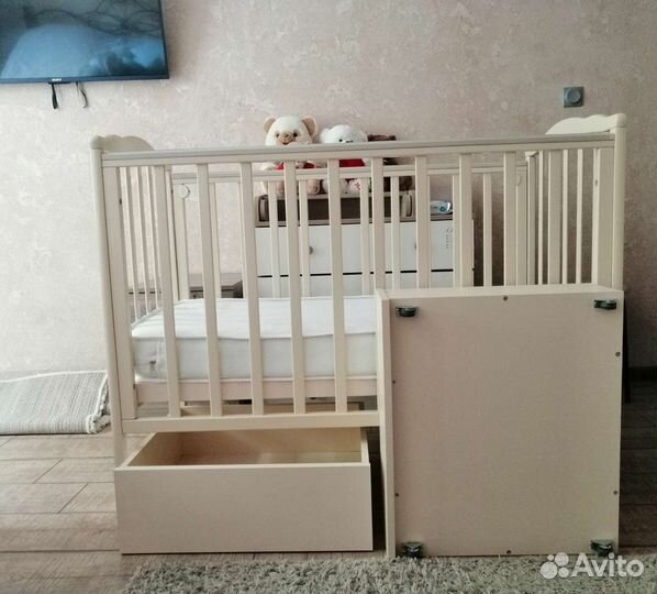 Детская кроватка