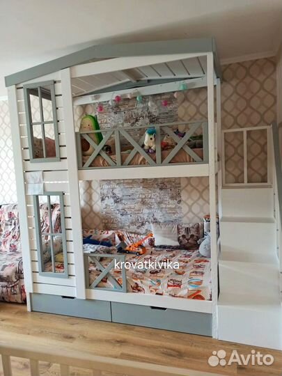Детская двухъярусная кровать домик из массива