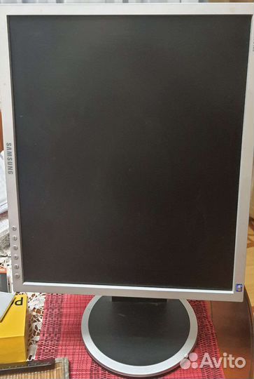 Монитор Samsung 19 дюймов