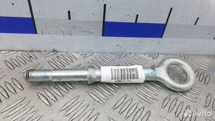 Крюк буксировочный на Volvo Xc90 1