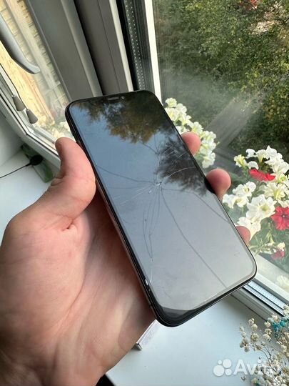 Телефон iPhone 10