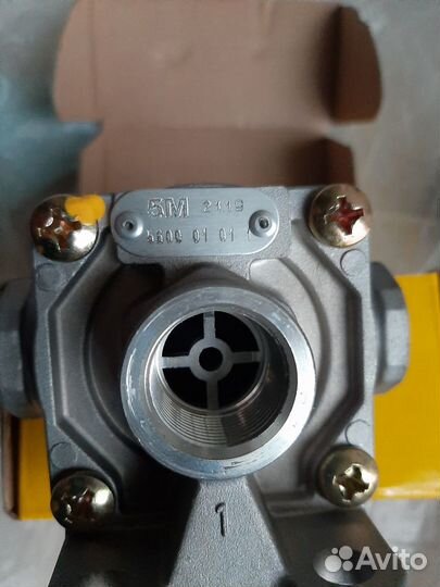 Клапан быстрого растормаживания 10 бар 5М