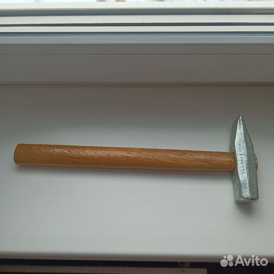 Молоток зубр с деревянной ручкой