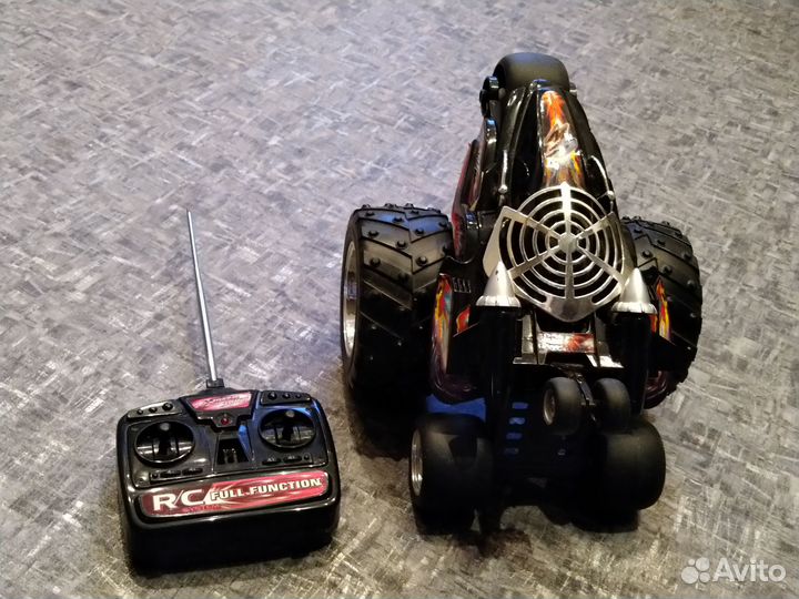 Машинка на радиоуправлении