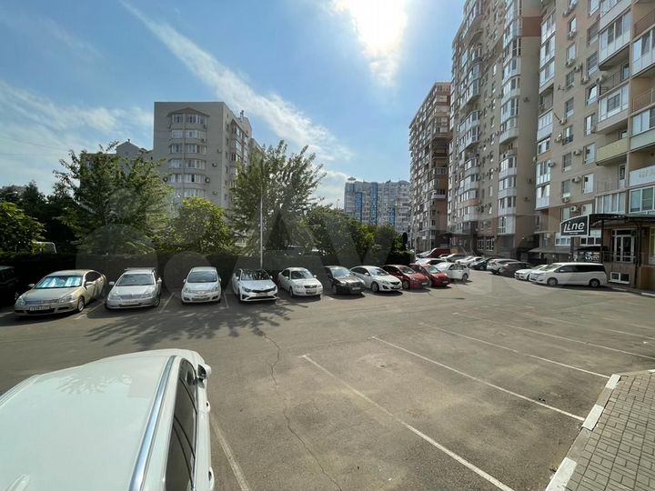 Помещение на выезде в жилой массив, 75.6 м²
