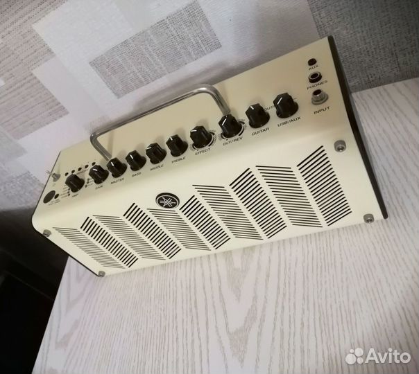 Гитарный комбоусилитель Yamaha THR10