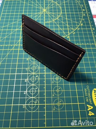 Кардхолдер ручной работы