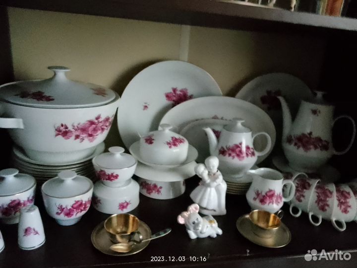 Сервиз столовый и чайный