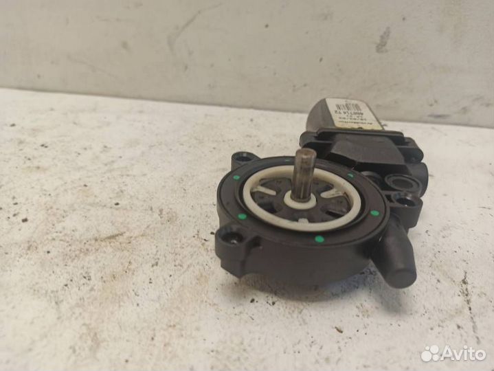 Моторчик переднего правого стеклоподъемника