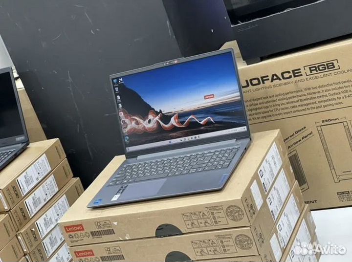 Новый ноут IPS 8 ядер 8G DDR5 SSD256g