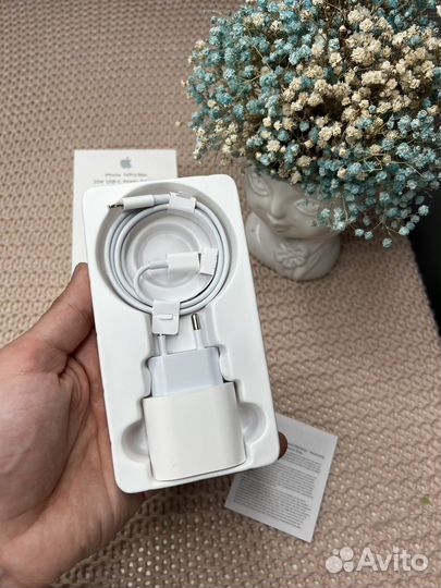 Зарядное устройство в комплекте для iPhone на 20w