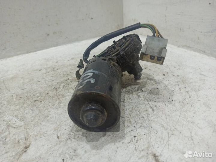 Моторчик стеклоочистителя передний