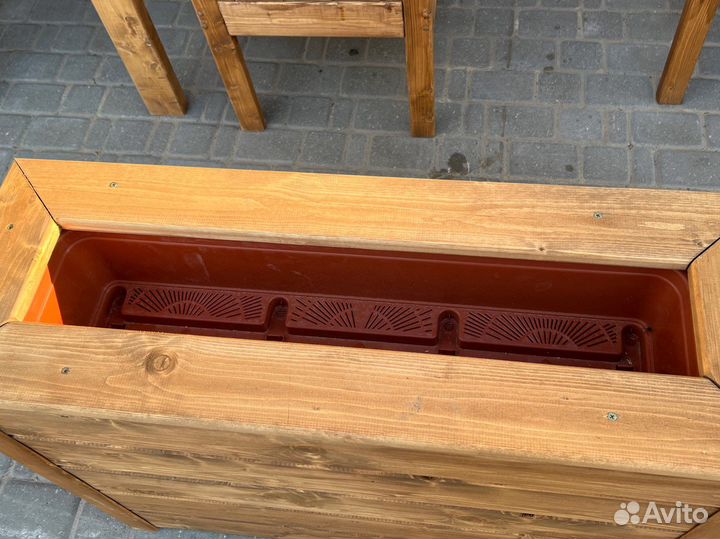 Деревянные уличные кашпо