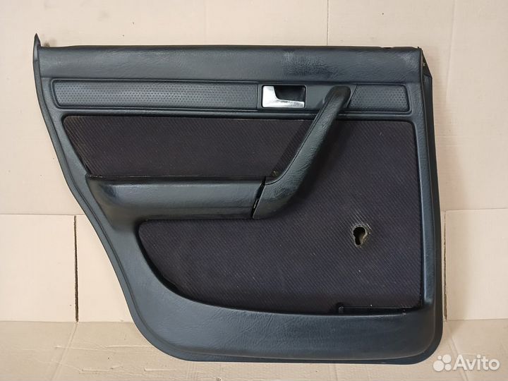 Обшивка задней левой двери Audi 100 c4
