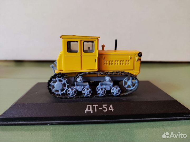 Модель трактора