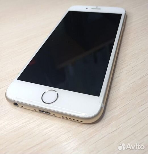 Телефон iPhone 6s
