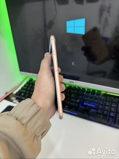 iPhone 8 Plus, 64 ГБ