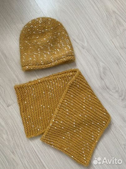 Комплект зимний женский шапка и снуд