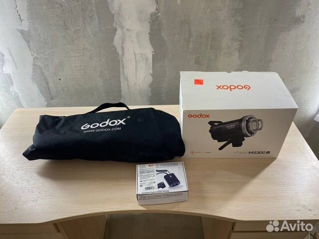 Вспышка Godox MS300V