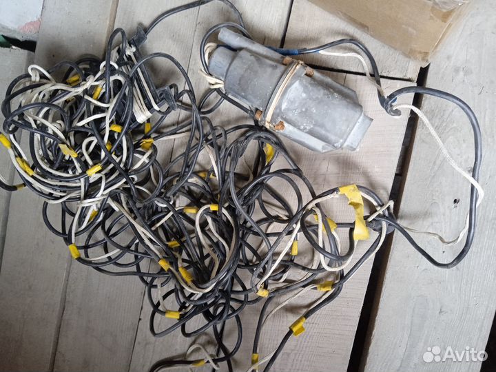 Водяной насос погружной вибрационный 15 м