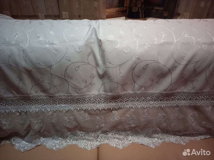 Новая праздничная скатерть и набор салфеток