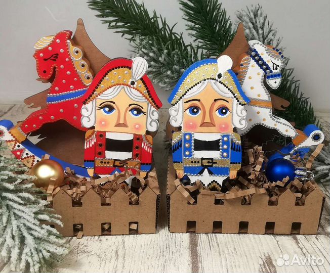 Ёлочные игрушки из дерева с росписью ручной работы