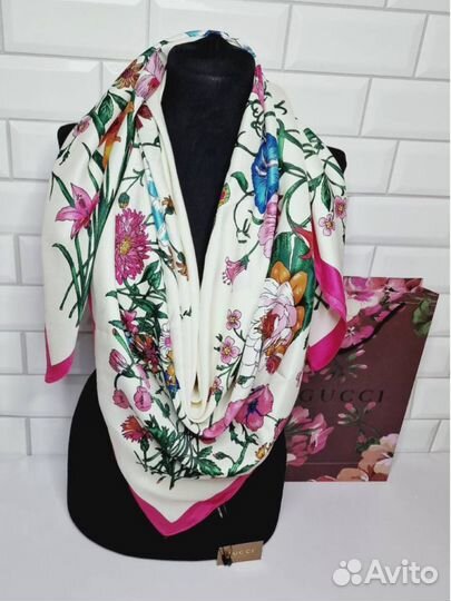 Женский платок на голову и шею шелковый