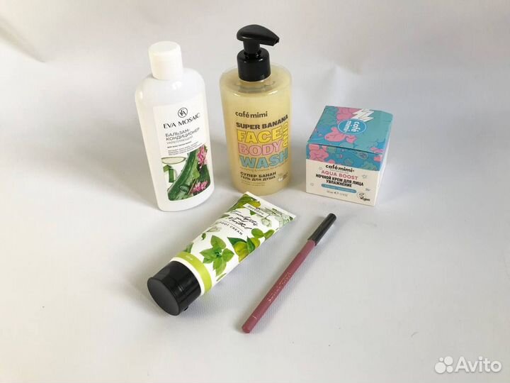 Набор косметики пакетом новый