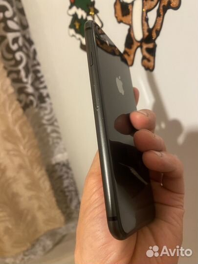 Телефон iPhone 8 64 gb