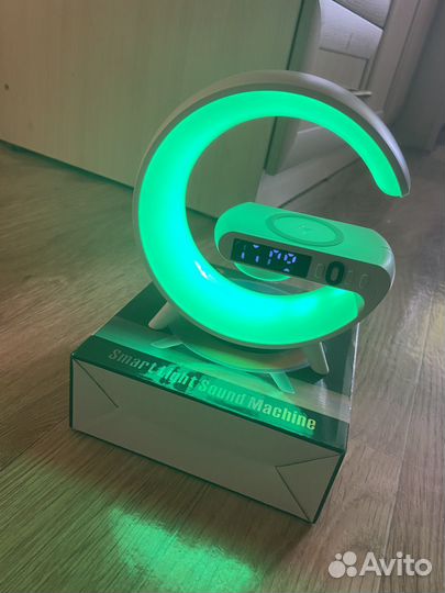 Ночник с беспроводной зарядкой