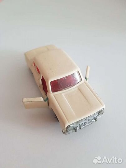 Машинка моделька мазерати