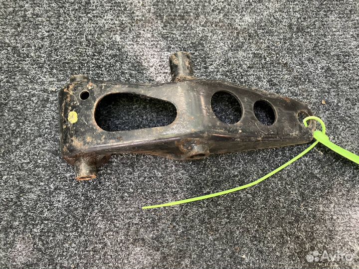 Рычаг передний правый верхний Lexus LS 4 2007