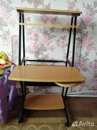 Стол компьютерный