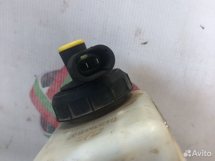 Рено Дастер 1.6 Главный тормозной цилиндр