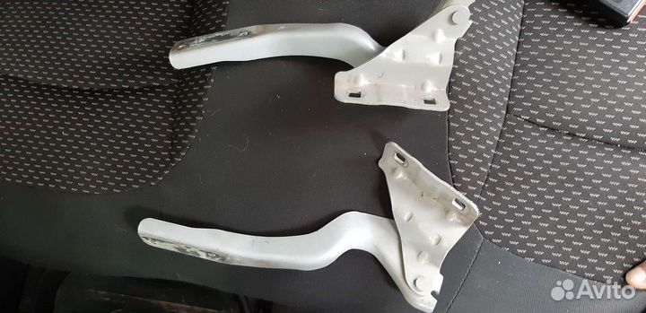 Петли капота J10