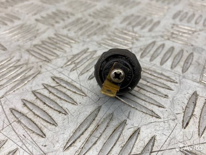 Б/У Датчик давления масла (Двигателя) Mitsubishi