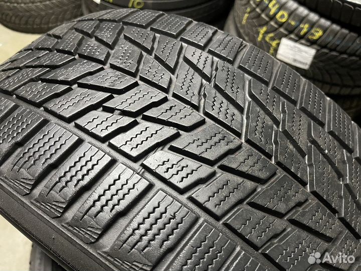 Bridgestone Blizzak LM-22 255/40 R19 100V