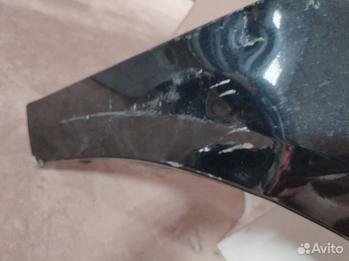 Крыло переднее правое