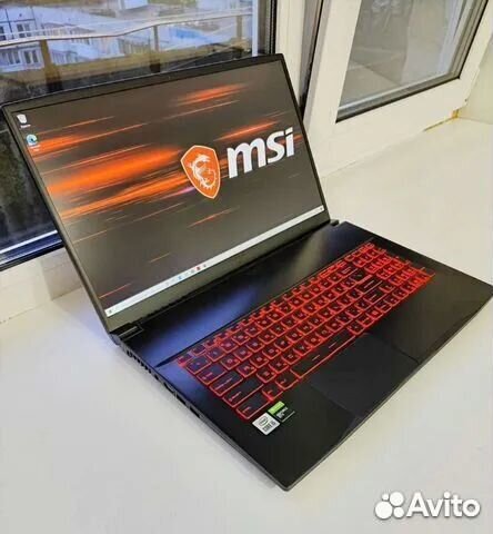 Игровой ноутбук MSI 17.3/i5 10500H/GTX 1650/озу 16